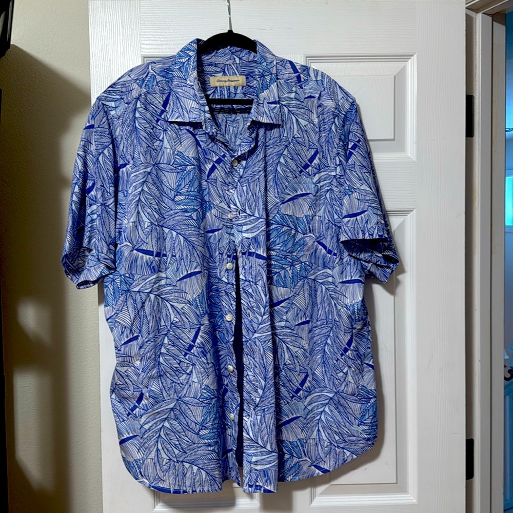 Tommy Bahama men’s XXL Hawaiian/lightweight shirt